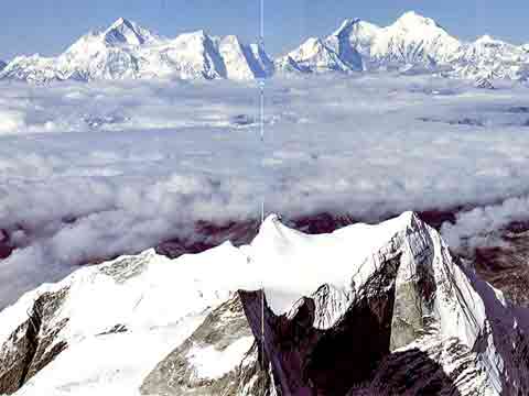 
Chamlang, Makalu, Chomolonzo, Lhotse And Everest From about 100km to the east in Tibet -  Ballooning Over Everest book
